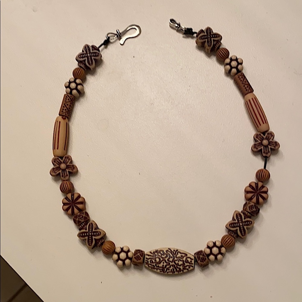 Choker necklace